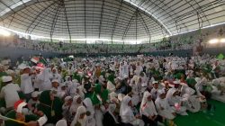Sambut Harlah Muslimat NU, Ribuan Siswa RA se-Kabupaten Sidoarjo Bershalawat dengan Gus Azmi